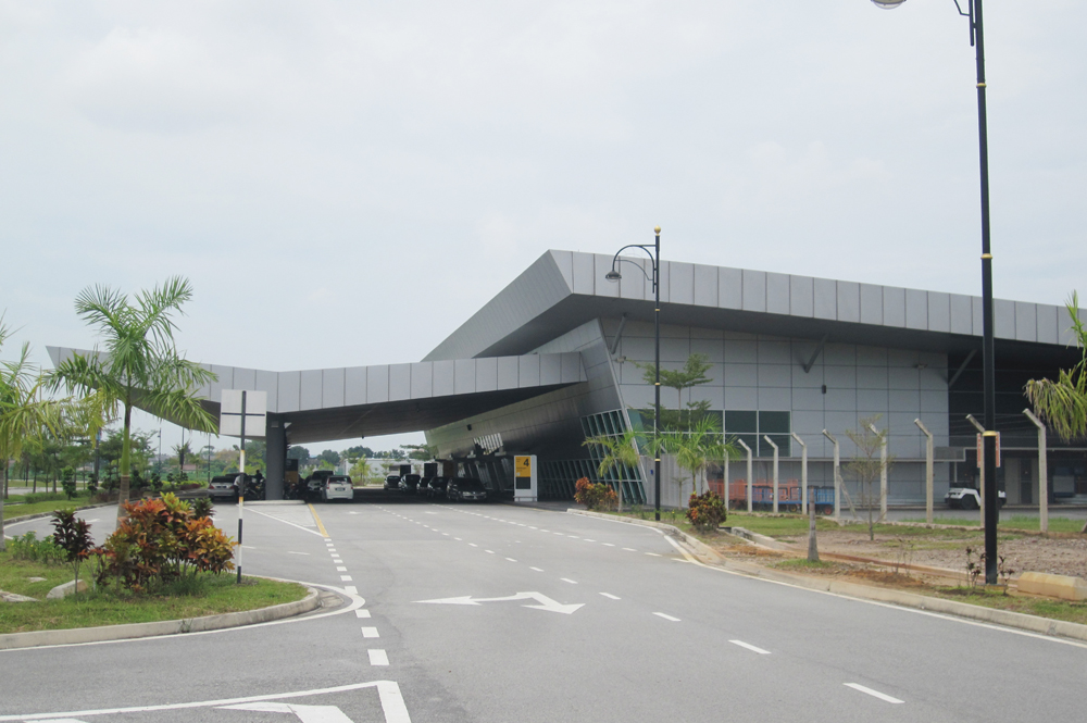 ارسال بار هوایی به مالاکا