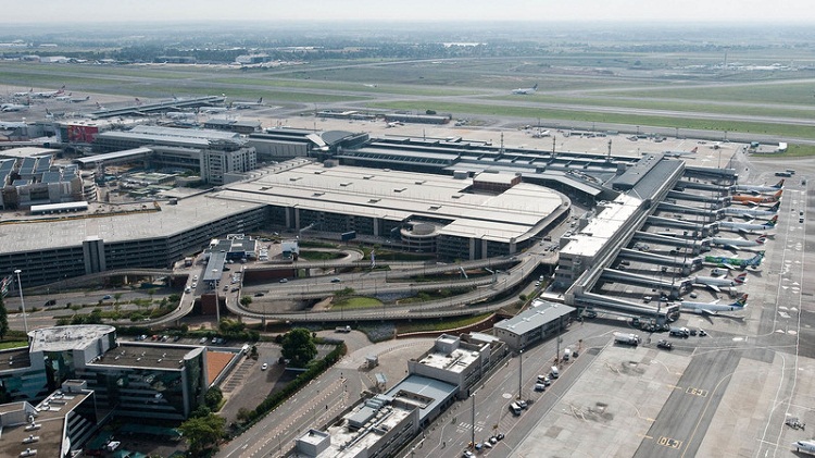 فرودگاه بین المللی الیور تمبو